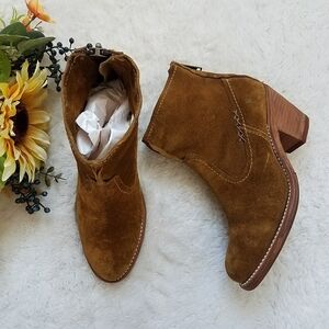 FRYE Leslie Suede Ankle Booties